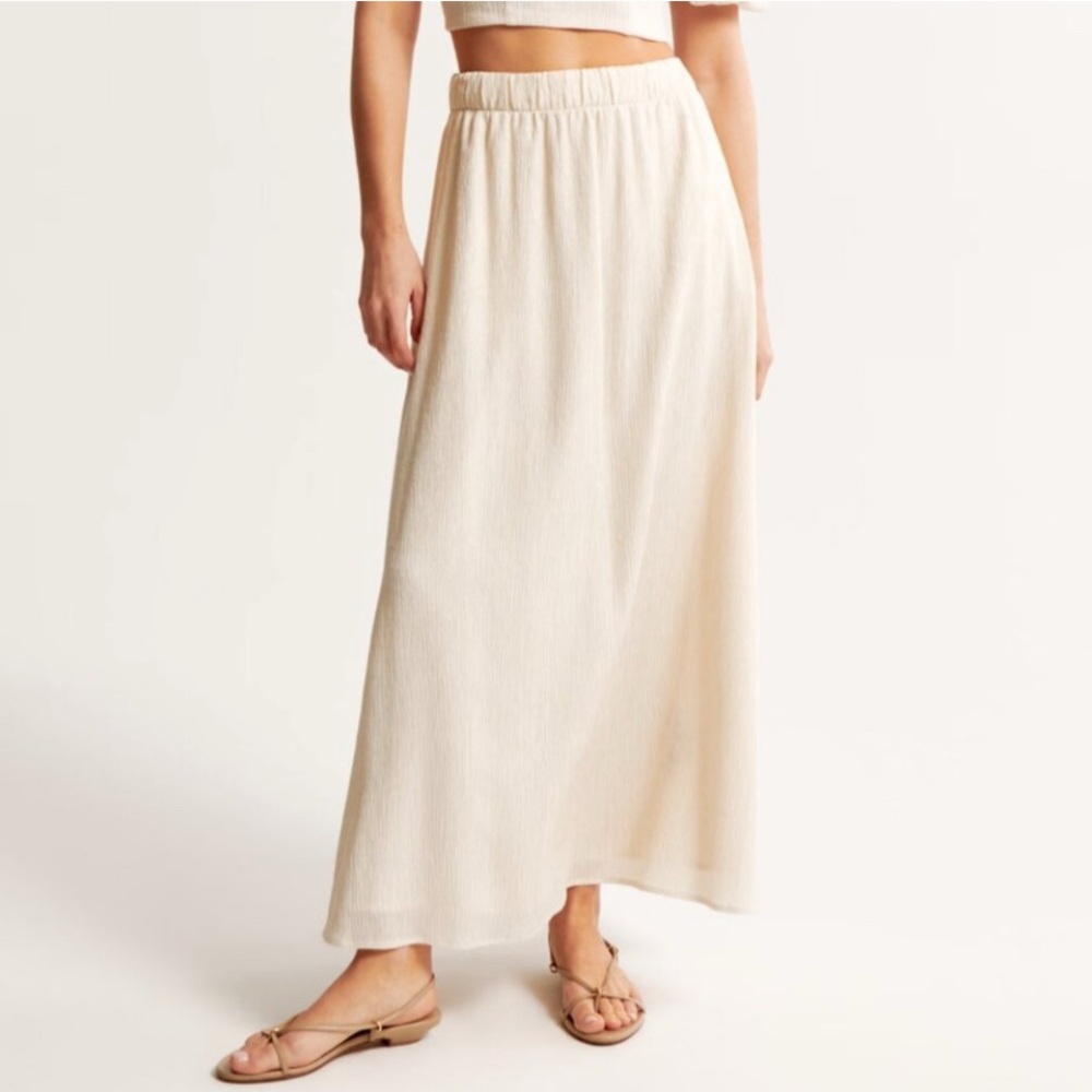 Abercrombie & Fitch Crinkle Textured Maxi Skirt - Cream